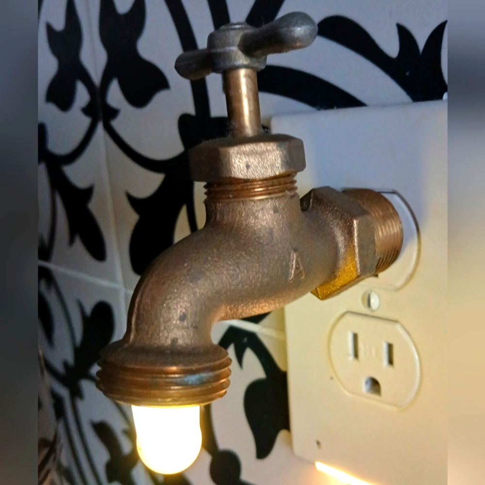 Dripping faucet hardware night light